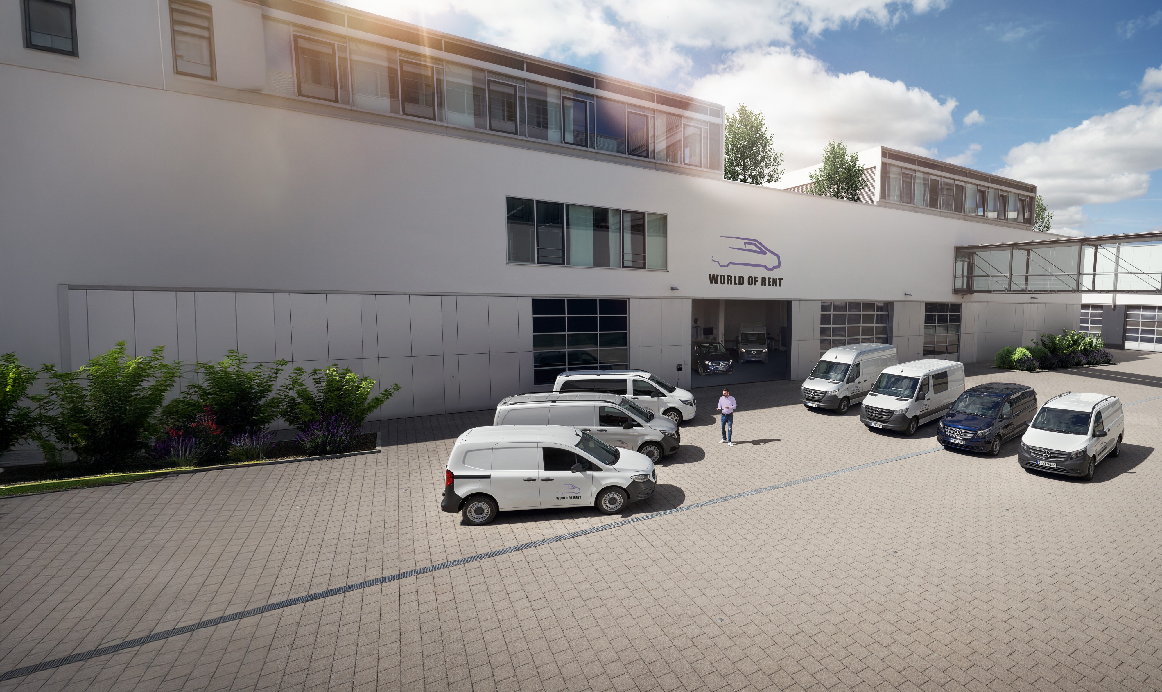 Mercedes-Benz | Aperçu des services | Services de flotte Une flotte d’utilitaires légers Mercedes-Benz devant un bâtiment d'entreprise.